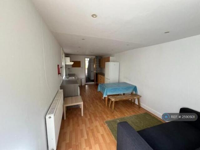 Cottage for rent in Cat Hill