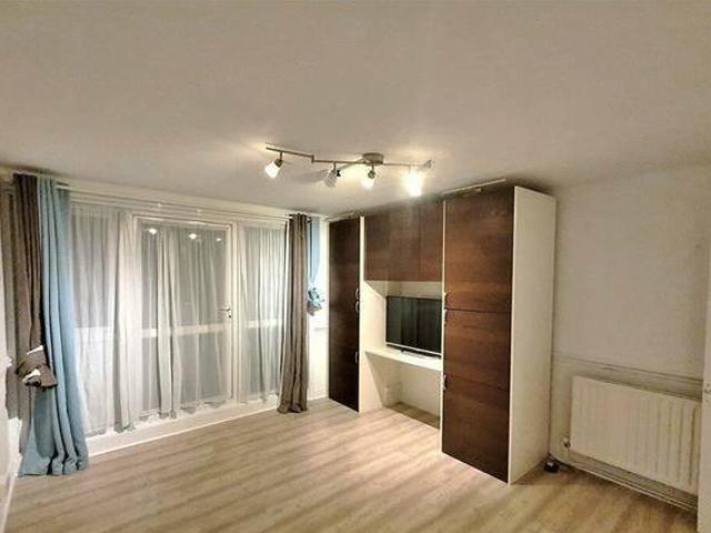 House for rent in Surrey