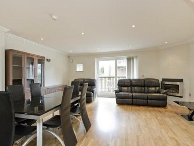 House for sale in Brentford End, Greater London