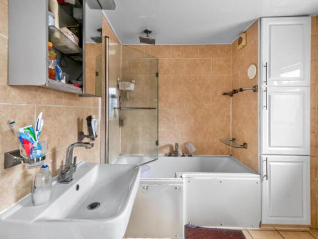 Cottage for rent in Cat Hill