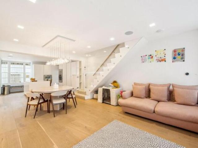 Cottage for rent in Hampstead, Greater London