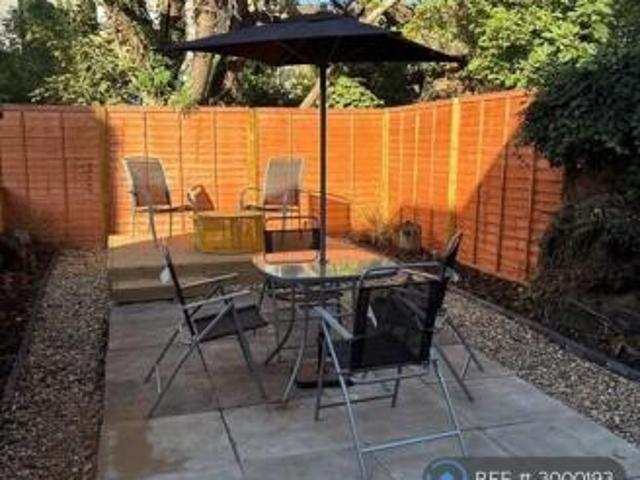 Cottage for rent in Cat Hill, England