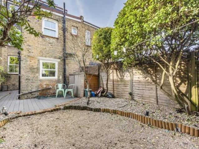 Cottage for rent in Chiswick, Greater London