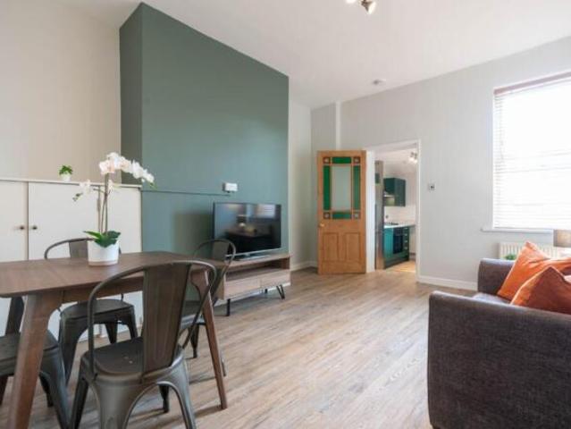 Cottage for rent in Newcastle, Leslie