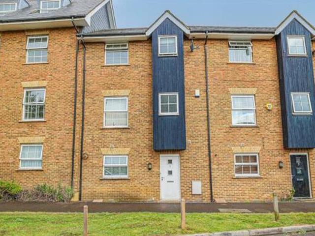 House for rent in Pouchen End, Hertfordshire