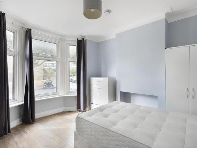 Terraced House for rent in Peckham