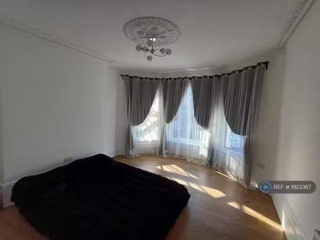 House for rent in Holland-on-Sea, Dale Hill