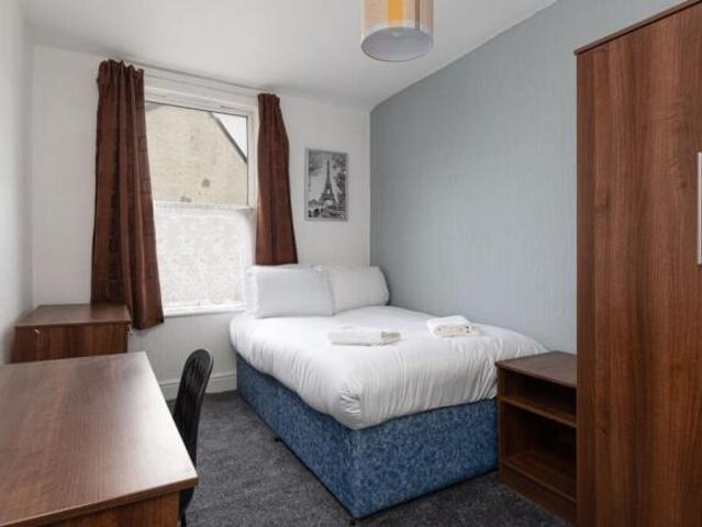 Cottage for rent in Kensington, Calderstones