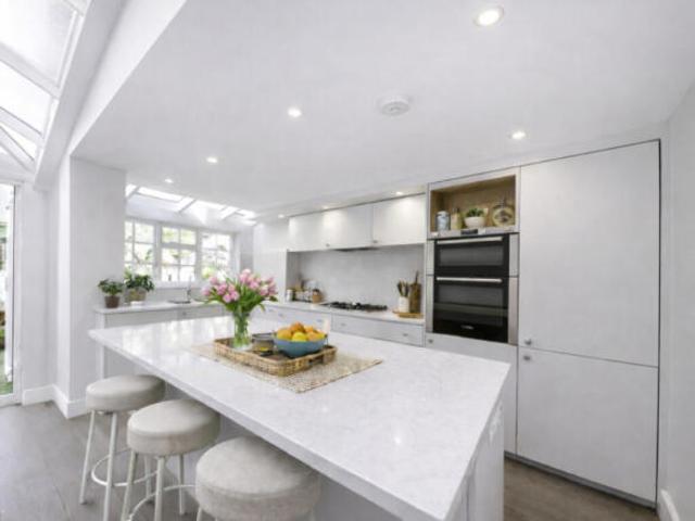 Cottage for rent in Cat Hill