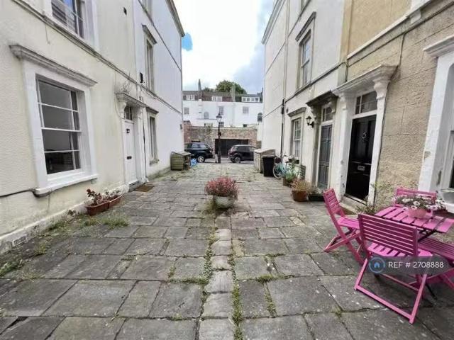House for rent in Hotwells, Feckenham