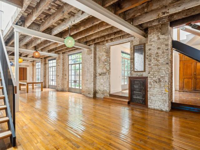 Terraced House for rent in North Kensington