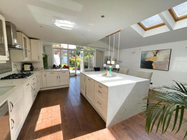 Cottage for rent in Wimbledon, Greater London