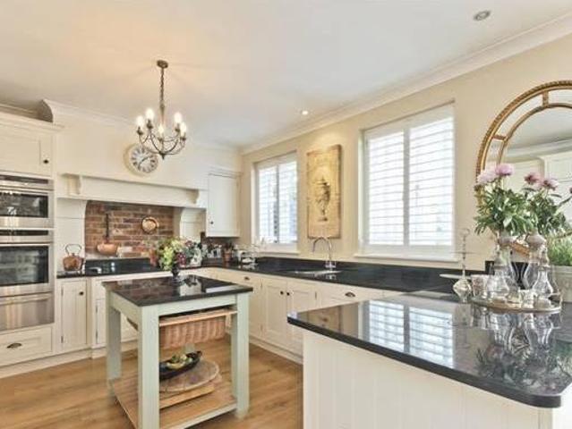 House for rent in Surrey