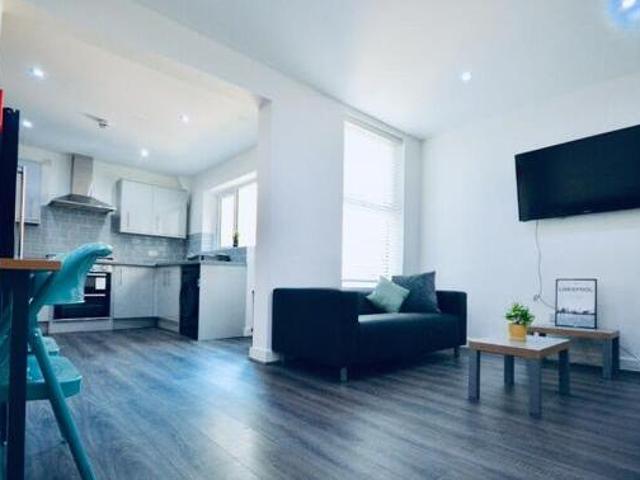 House for rent in Calderstones