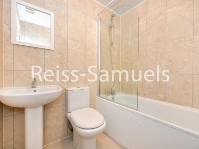 Cottage for rent in Isle Of Dogs, Greater London