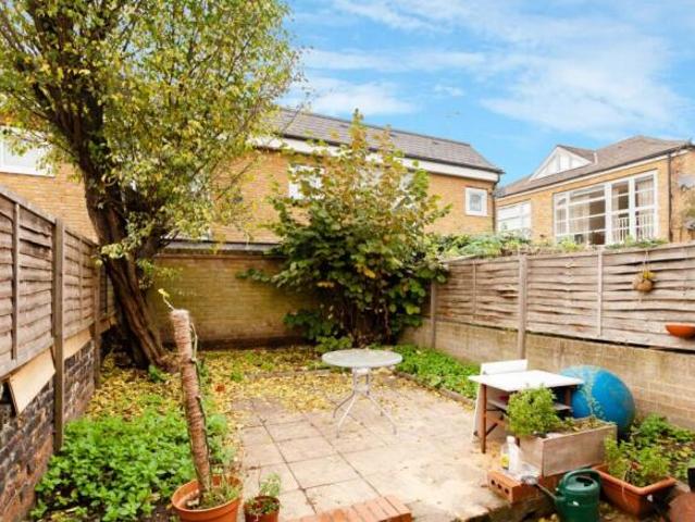 Cottage for rent in Cat Hill