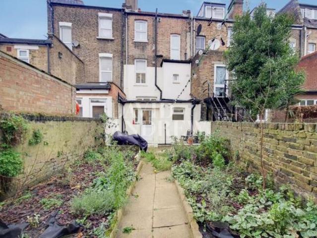 Cottage for rent in Cat Hill