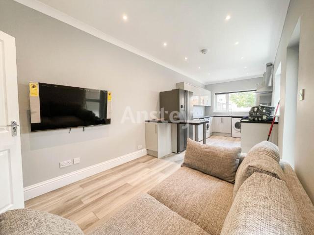 Terraced House for rent in City Of Southampton