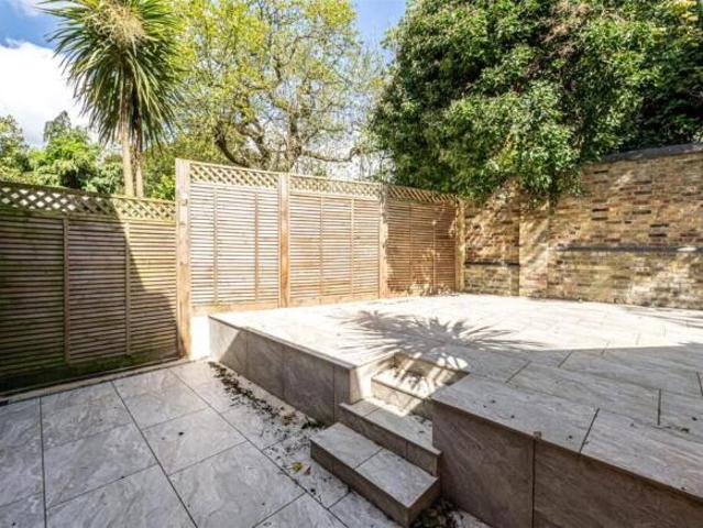 Cottage for rent in Cat Hill