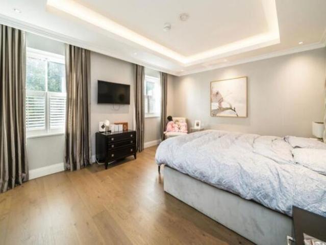 Cottage for rent in Chiswick, Greater London