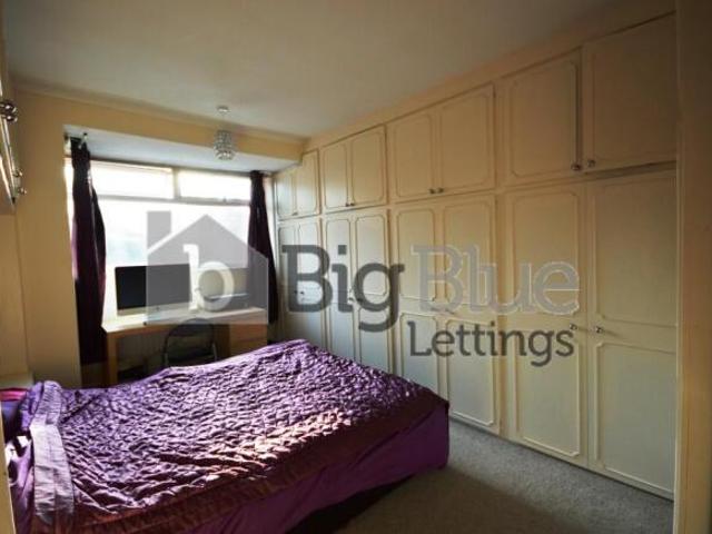Cottage for rent in Burley, West Yorkshire