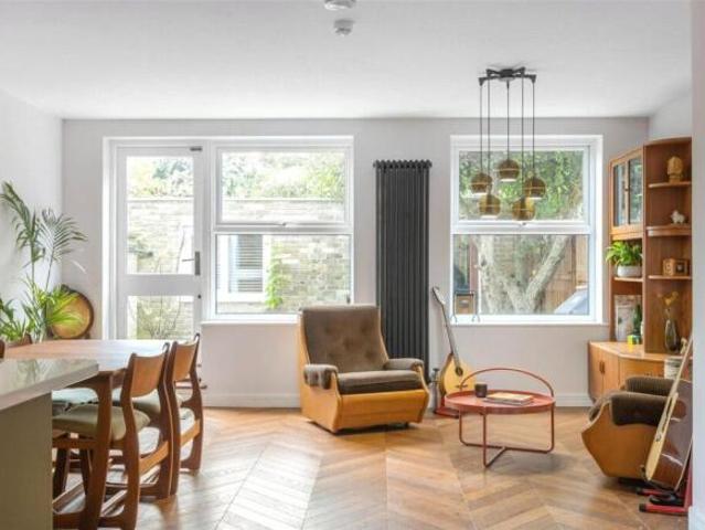 Cottage for rent in Putney, Greater London