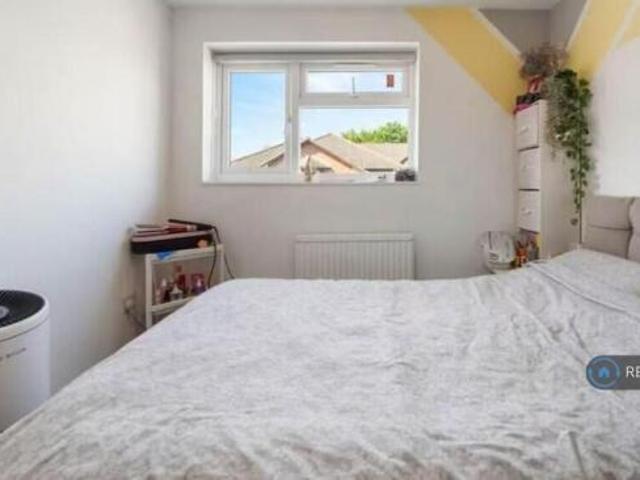 Cottage for rent in Cat Hill