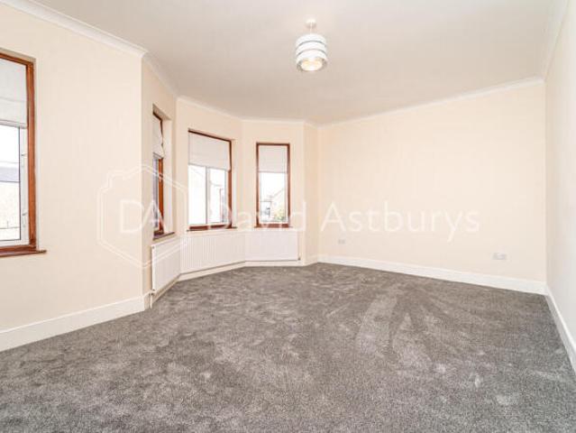 Cottage for rent in South Lane, West Yorkshire