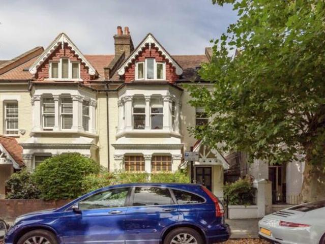Cottage for rent in Chiswick, Greater London