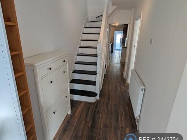 Terraced House for rent in Ilford