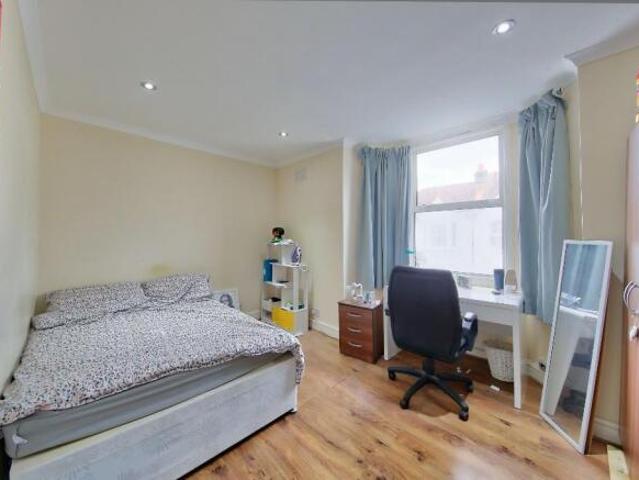 Cottage for rent in Cat Hill