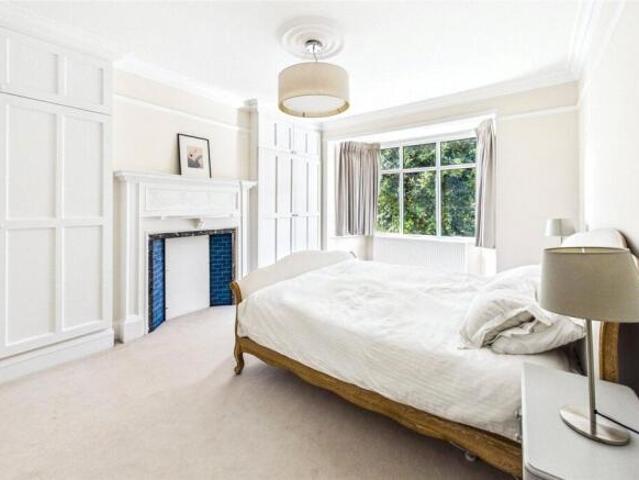 Cottage for rent in London Borough of Lambeth, Greater London