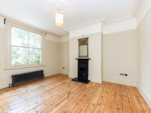 Cottage for rent in Chiswick, Greater London