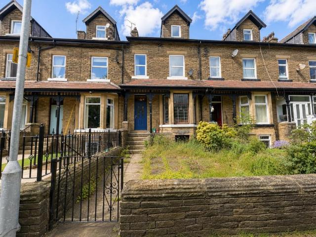 House for sale in Broad Folds, Clayton