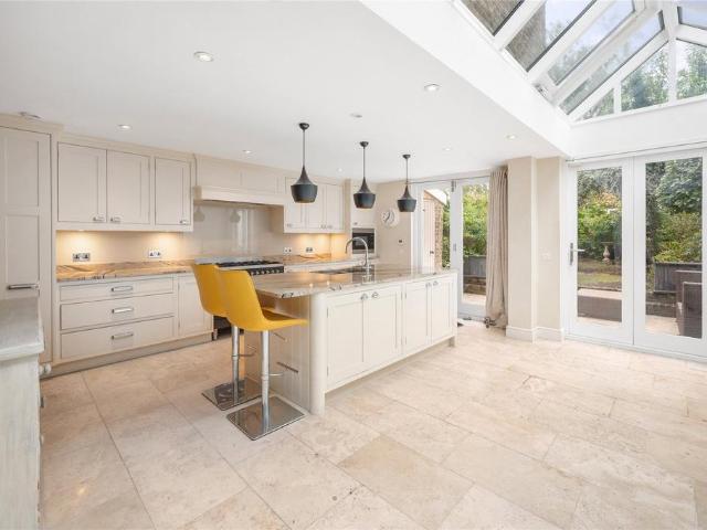 House for sale in Clapham Park, Greater London