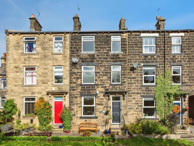 House for sale in Greenbottom, Leeds
