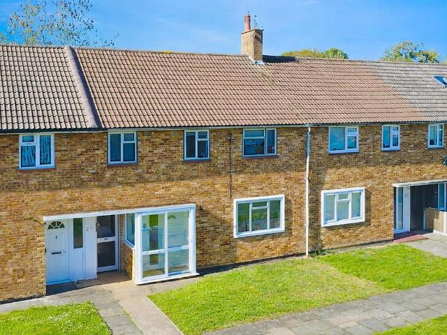 House for sale in Bennetts End, Pouchen End