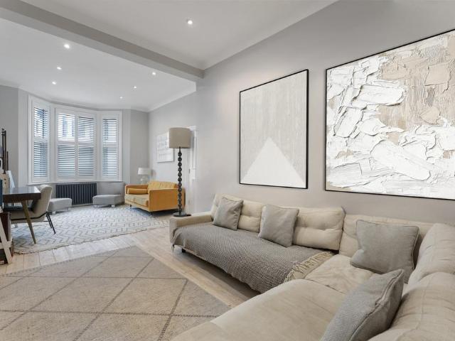 House for sale in Shepherd's Bush, Greater London