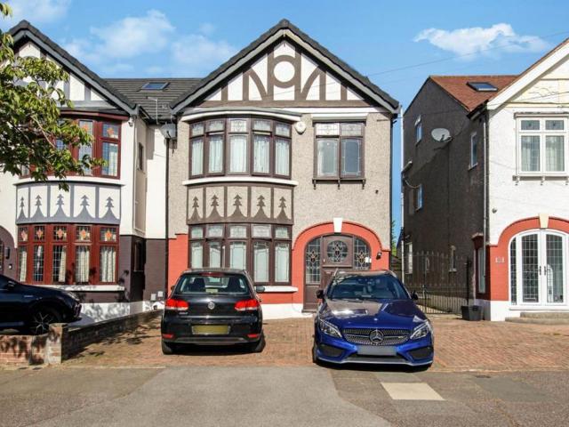 House for sale in London Borough of Redbridge, Greater London