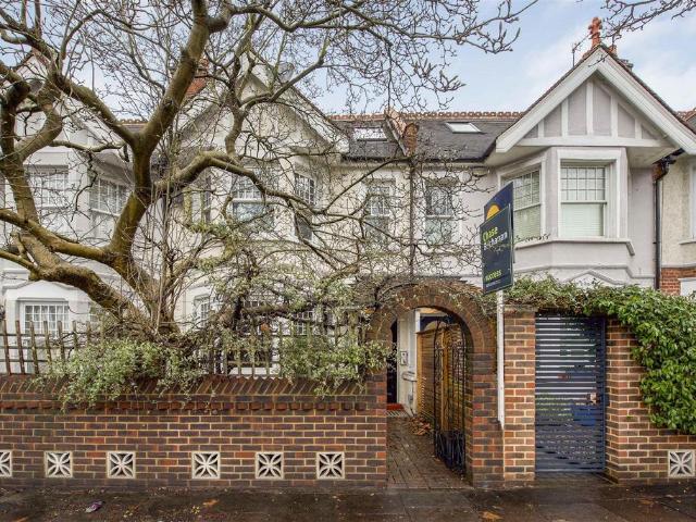 House for sale in St Margarets, Greater London