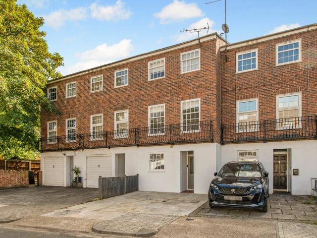 House for sale in Putney, Greater London