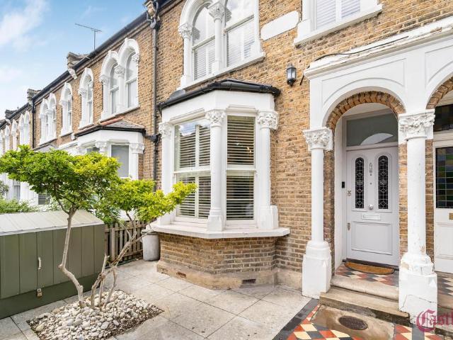 House for sale in Finsbury Park, Greater London