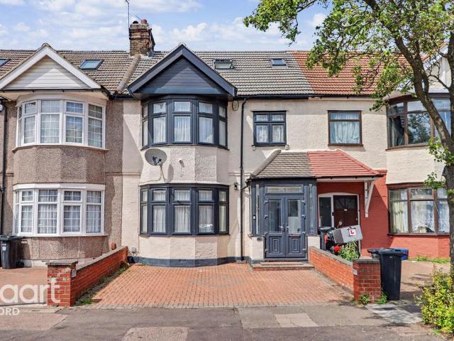 House for sale in London Borough of Redbridge, Greater London