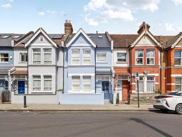 House for sale in Furzedown, Greater London