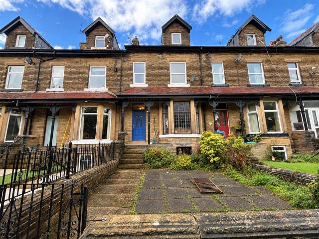 House for sale in Broad Folds, Bradford