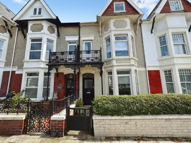 House for sale in Porthcawl, Nottage