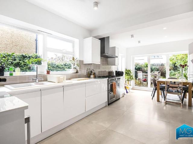 House for sale in Finchley, Greater London
