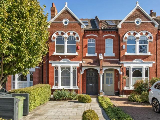 House for sale in Tulse Hill, Greater London