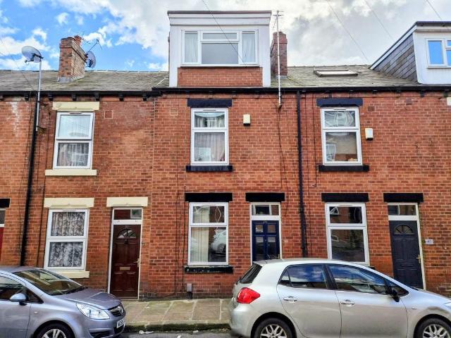 House for sale in Hyde Park, West Yorkshire