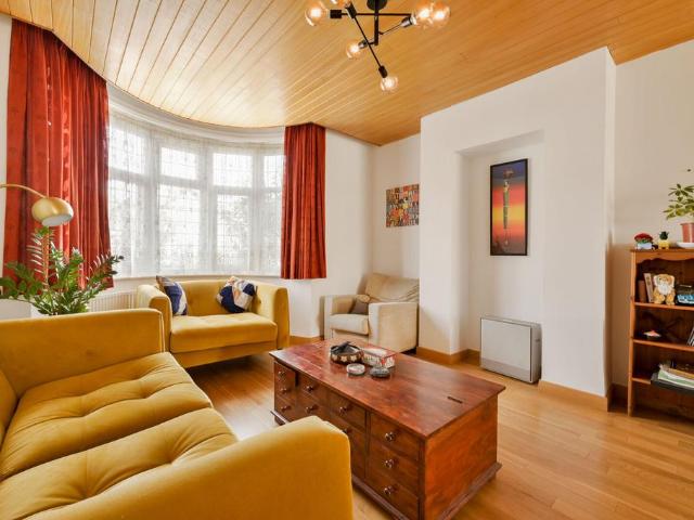 House for sale in London Borough of Ealing, Park Royal